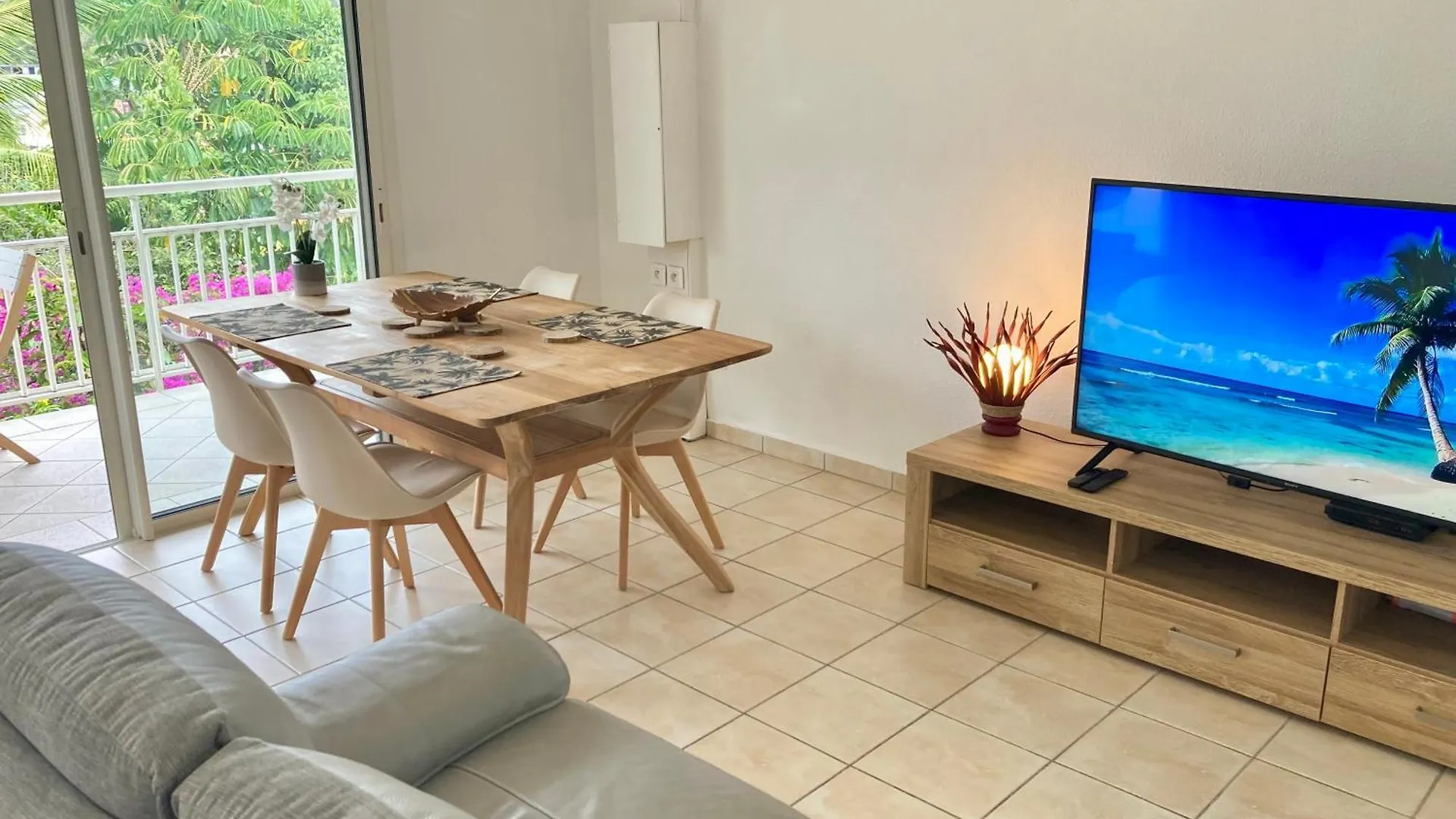 Appartement Logement Charme Vanille - Gosier - 2 Chambres - Piscine - Wifi - Parking Le Gosier