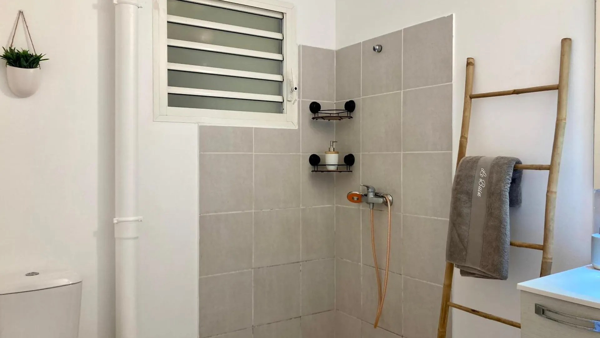 Logement Charme Vanille - Gosier - 2 Chambres - Piscine - Wifi - Parking Le Gosier  0*, Le Gosier (Grande-Terre) Guadeloupe